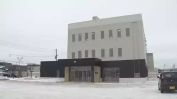 教員用住宅の雪下ろし中に63歳男性が転落し死亡　約4mの高さから命綱着用もフックをかける前にバランス崩し…10日午前9時の積雪97㎝　北海道美深町