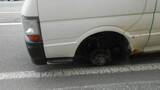 「走行中のワゴン車から左前タイヤのボルト破損し脱落「走行中にタイヤが外れて柵に当たった」運転手が通報　去年11月業者が交換、巻き込まれた人や車なし　札幌市西区」の画像1