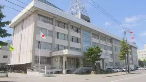 旭川市立小学校教員の男を逮捕　20代女性の上半身をすれ違いざまに触った疑い　現場は未明の「3・6街」　一時逃走も出頭