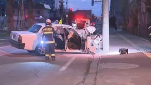 タクシーが電柱に衝突　運転していた70代男性が搬送先の病院で死亡　乗客はなし　ブレーキ痕や男性に大きな外傷なく、事故直前に意識失ったか　札幌市西区