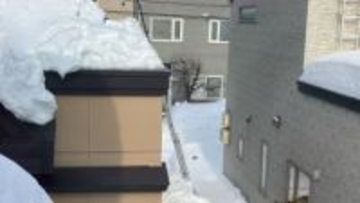 速報　「雪に埋もれて呼びかけに応じない」家族からの通報　札幌市東区で雪の中から男性発見　病院搬送　屋根の雪下ろし中か