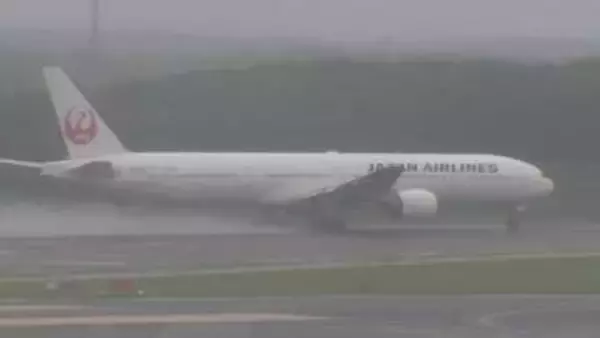 【JAL】管制システムトラブルで53便欠航　約8200人に影響