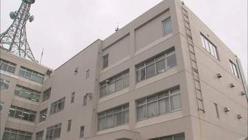 【なぜ？】面識ない70代女性宅の風除室や玄関のガラスを破壊・侵入　函館市の20歳大学生を逮捕　破壊した際に自らの指を負傷⇒病院搬送