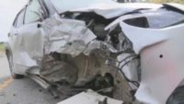 速報　北海道八雲町の国道5号でトラックなど車4台が絡む事故　3人がけが、このうち2人が病院搬送