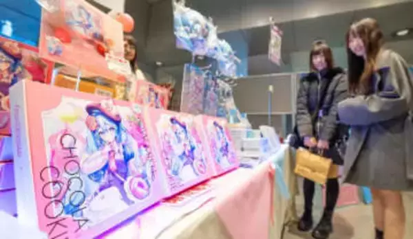 北海道の特産品、札幌・チカホにずらり　22日まで催し　「雪ミク」クッキー人気