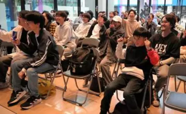 eスポーツ世界大会　日韓リーグ決勝に声援　札幌のPVにファン70人