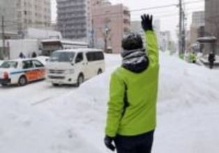 厳冬の衆院選、支持拡大苦心　通らぬ声、街宣車入れず、道路は渋滞…