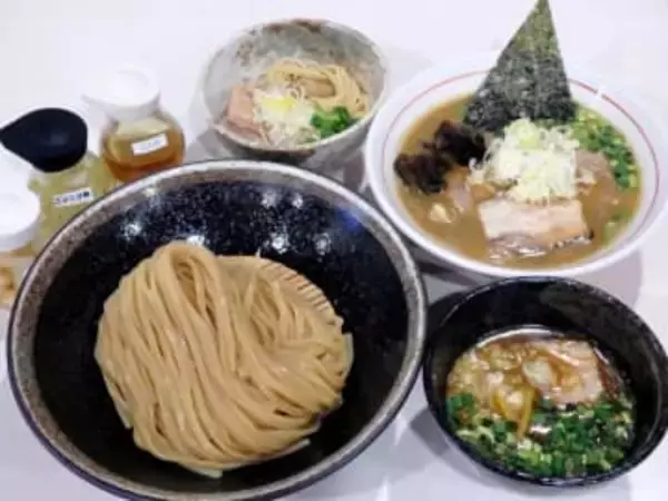 つけ麺と中華そばの二枚看板＊中華蕎麦 辰巳屋　＜10区推しグルメ＞