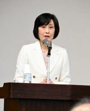 JAL初の女性社長・鳥取氏「性別問わず個人で勝負」　札幌で講演