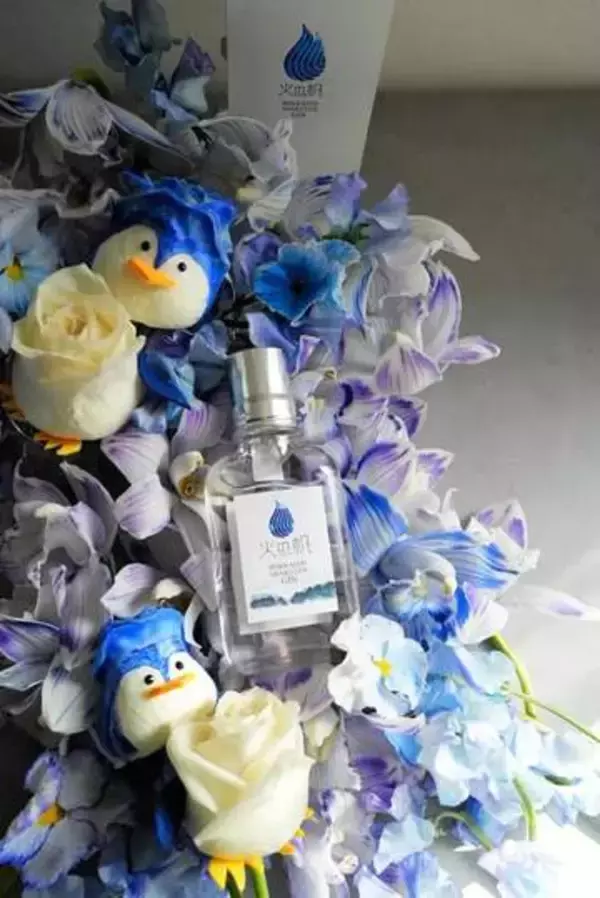 ＜ドクトル薄木の人生花あり＞花やハーブとジンのコラボ