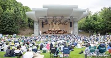 緑の中で若手音楽家の演奏楽しむ　札幌でPMFピクニックコンサート