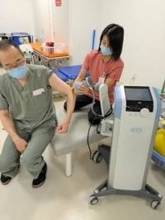 手足の疼痛治療に衝撃波が有効　患部に照射　組織修復を促進