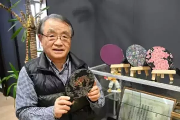 紙製ラケットで手軽に卓球　札幌の上田さんが考案、手作り　健康づくりに利用広がる