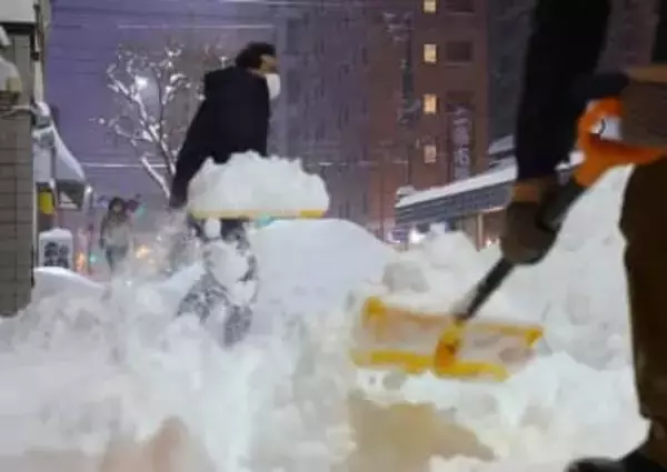 札幌、1月史上最多の大雪　エアポートなど95本運休、19便欠航　26日まで警報級降雪に