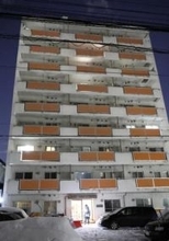 マンション火災で2人死亡　札幌・中央区