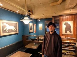 生き物の姿 ユーモラスな木版画に　札幌市中央区で個展