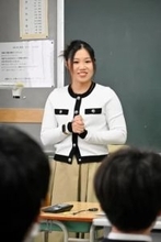 ＜ひと語りもの語り＞「普通」になれず不登校に　札幌の嘉瀬さん／心支えた英語で起業「いろんな輝き方がある」
