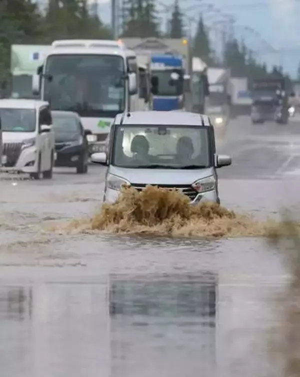 大雨被害続発　車水没…　車両保険　修理全額と限らず　