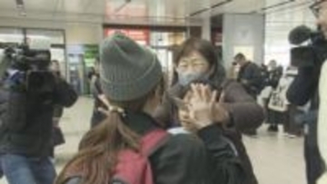 「お正月のおせちが楽しみ」ＪＲ広島駅で帰省ラッシュがピークに　山陽新幹線は終日ほぼ満席