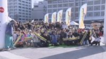 名所やグルメを楽しみながらウォーキング　最長４２km　４つのコースに約２０００人参加　広島