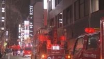 繁華街のビルで火事　１人死亡　飲食店の男性客か　広島