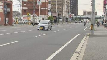 軽自動車にはねられ女性死亡　福山市の市道