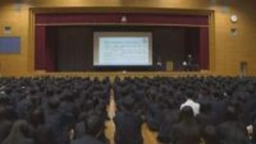 「ちゃんとルールを守らないと」高校生が自転車「青切符制度」学ぶ　福山市