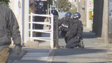 【速報】広島・福山市立てこもり　警察が突入　倒れている男を発見