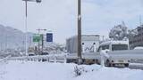 「広島県内で大雪　山陽自動車道再開見込み立たず」の画像1