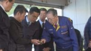 公明党　斉藤代表がカキ養殖現場を視察　広島・呉市