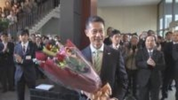 湯崎知事４期１６年の任期終える　「底力を引き出すために汗かいた１６年」　広島