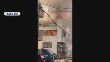 「窓ガラスが割れる音とか聞こえてきて」広島市中区で２階建ての集合住宅が全焼　４０代男性が意識不明で搬送