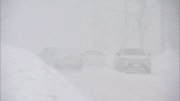 日本海側で雪強まる　札幌中心部は一気に平年並みの積雪に　住民は雪かき「覚悟してます」