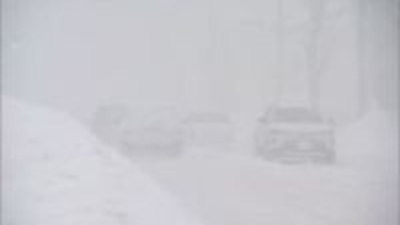 日本海側で雪強まる　札幌中心部は一気に平年並みの積雪に　住民は雪かき「覚悟してます」