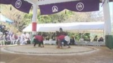 32回目の「女だけの相撲大会」　熱い取り組みに母も子も涙…