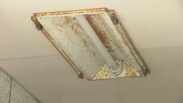 いったい誰が…公園トイレの蛍光灯148本が無断でLED化　札幌市内54カ所「善意なら連絡を」