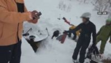 道警が救助映像公開 台湾男性 スノーボードで雪崩に巻き込まれる 警察「雪崩の危険認識とやめる勇気」訴え