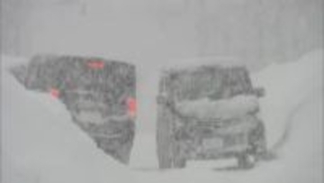 週末の陽気から一転　冬の寒さ戻る　朝から雪かき　札幌