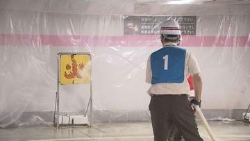 地下街の火災に備えろ！ホースを伸ばし標的へ放水、関係者らが消火訓練で意識高める　札幌