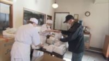 大晦日　年越しそば求め長い列「来年は明るい年に」　札幌市内のそば店大盛況