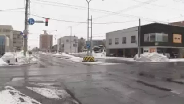 無免許で事故を起こし逃走か　65歳の男をひき逃げなどの疑いで逮捕　衝突された車の男女2人けが　旭川市