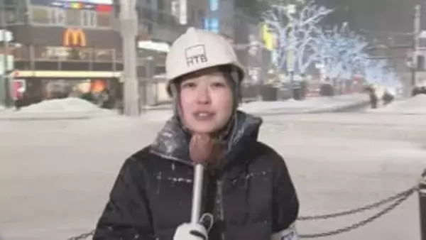 札幌・すすきの、いまの状況　強風と湿った雪で視界不良、帰宅時間帯は傘も危険　路面にも注意を