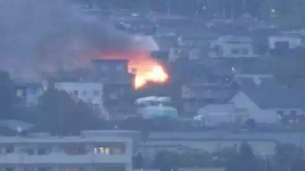 「爆発音と炎が見える」倉庫として使用の建物全焼する火事　モバイルバッテリー充電との情報も　札幌・北区