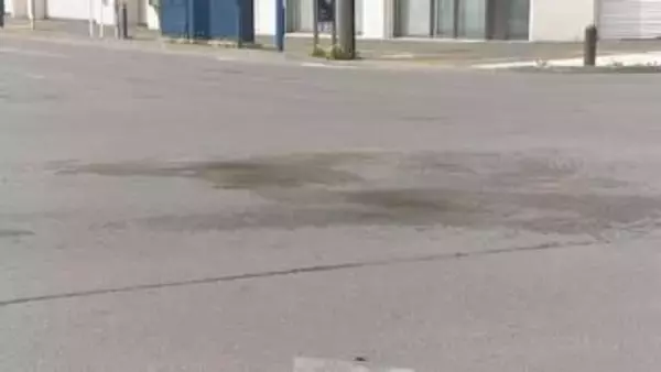 旭川市でパトカー追跡のバイクが交差点で軽乗用車と衝突、1人けが