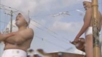 厳寒の津軽海峡にしぶき上げ「寒中みそぎ祭り」開催　道南・木古内町の佐女川神社の伝統神事