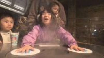 カッコいい水鉄砲…ボタン押すと水蒸気が顔に 札幌市水道記念館が今季開館　水遊び体験に子どもたち歓喜