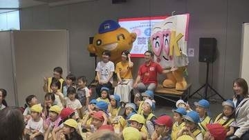 「チ・カ・ホで読書の日」北海道立図書館開館100周年を記念しHTB森さやかアナウンサーらが絵本の読みきかせ