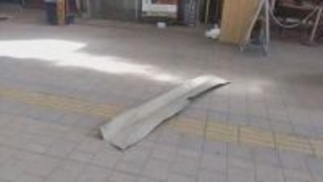 屋根のものとみられる資材が落下　札幌市中央区の狸小路商店街で　幸いけが人はなし