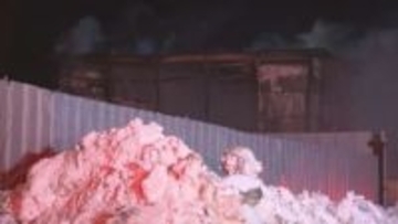 ストーブから出火か　未明の自動車解体業者で火災　2階から飛び降りた男性が足の痛み訴える　北海道江別市