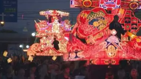 五穀豊穣願い…あんどんのぶつかり合いに掛け声　北海道沼田町「夜高あんどん祭り」はじまる